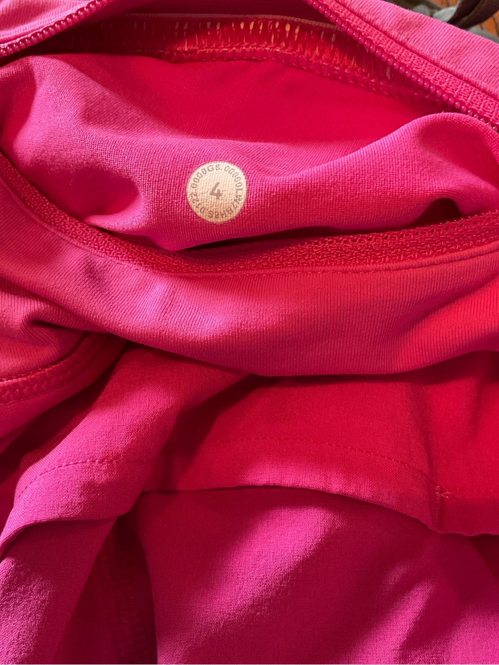 lululemon - Built in Bra Pink Fitted Workout Tank Top. Size 4 - Picture 7 of 7